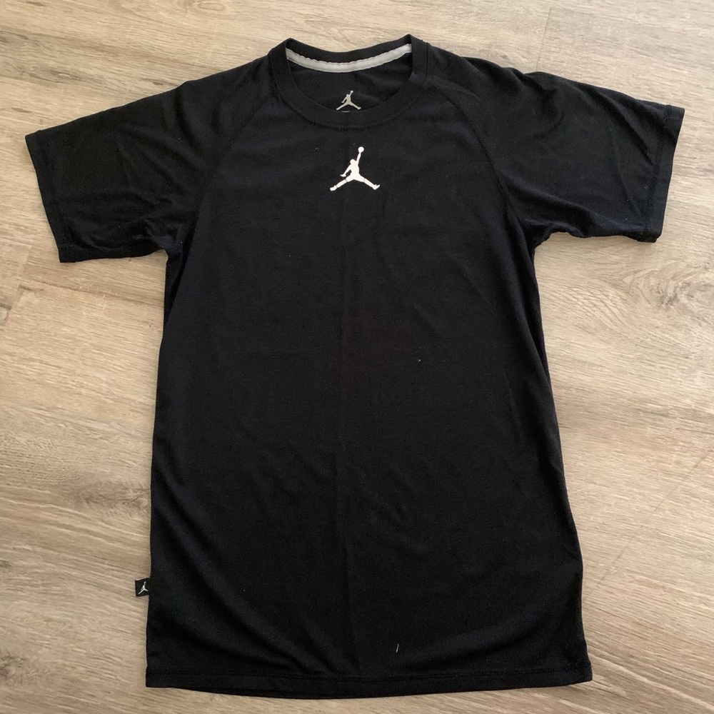 Jordan’s black unisex athletic top size S